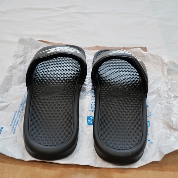 NIKE BENASSI JDI SLIDE MEN BLACK / WHITE - Picture 4 of 6